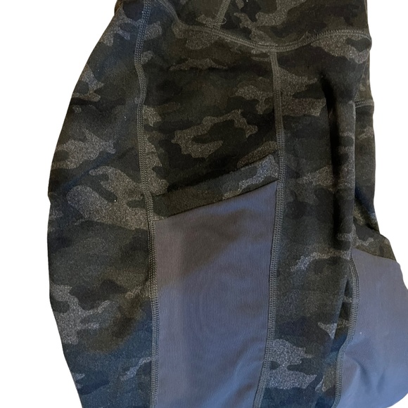 Fablectics PowerHold® High Waisted 7/8 Legging in Charcoal Camo Moisture Wicking - Picture 4 of 6